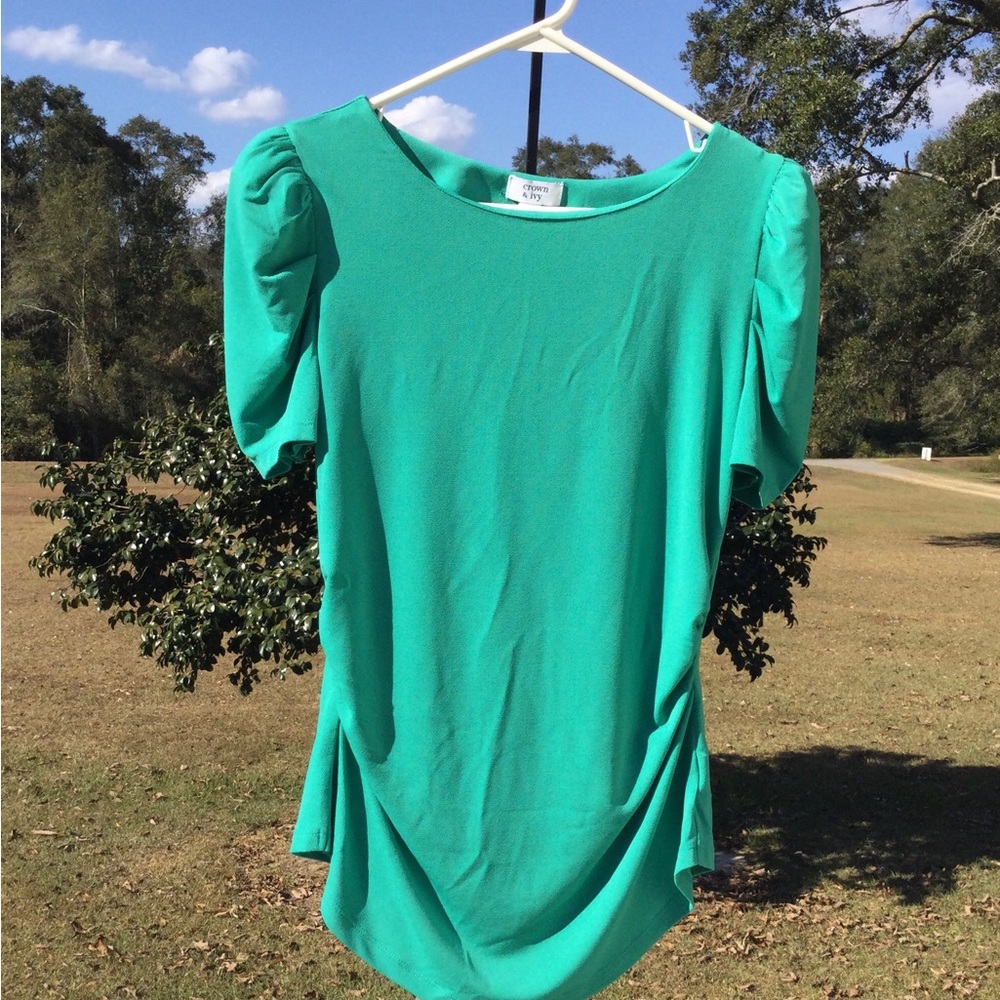 NWT…Crown & Ivy top